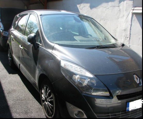 doacao-cenica-renault-megane-grand-big-0