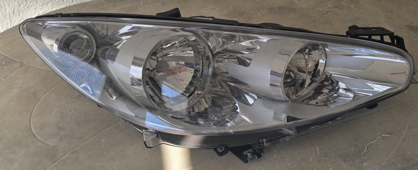 farois-do-peugeot-308-big-0